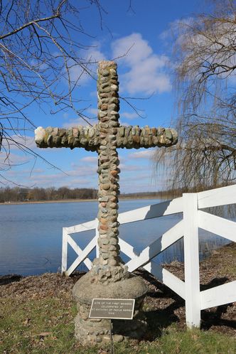 220 Lakeside Dr, Walkerton, IN 46574